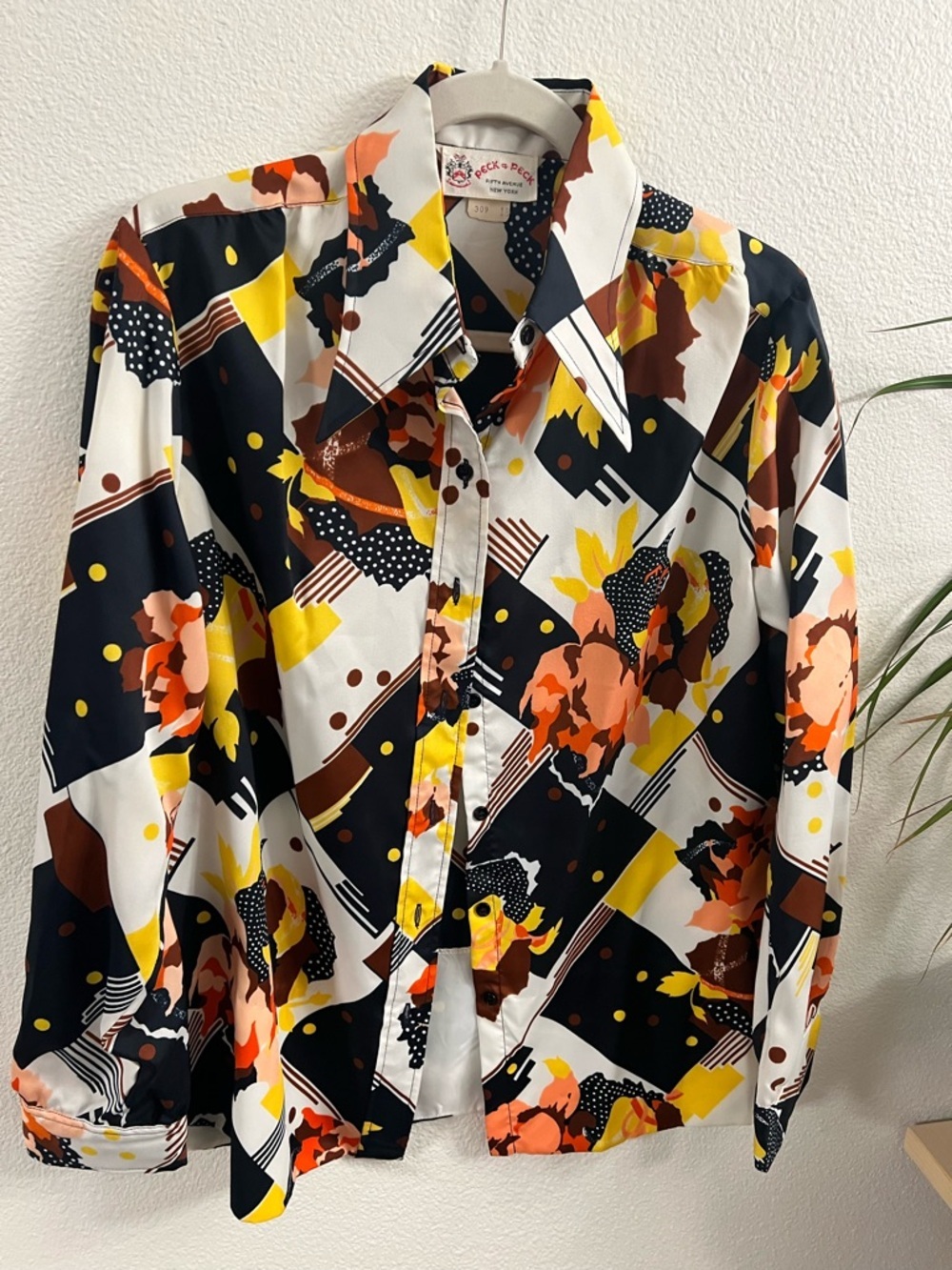 Vintage Peck & Peck Blouse | Fifth Avenue New York | Retro Abstract Print size L